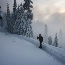 Yellowstone 24.5 Snowshoe -Outdoor Sports Equip Store CANRED D7