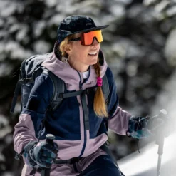 Outdoor Research Skytour AscentShell Jacket - Women's 2 Outdoor Research Skytour AscentShell Jacket - Women's -Outdoor Sports Equip Store MOTNAVBLU D17