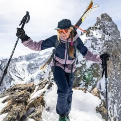 Outdoor Research Skytour AscentShell Jacket - Women's 12 Outdoor Research Skytour AscentShell Jacket - Women's -Outdoor Sports Equip Store MOTNAVBLU D20